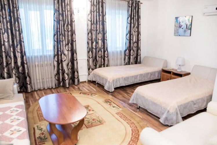 Rich Hotel
