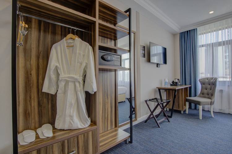 Resident Hotel