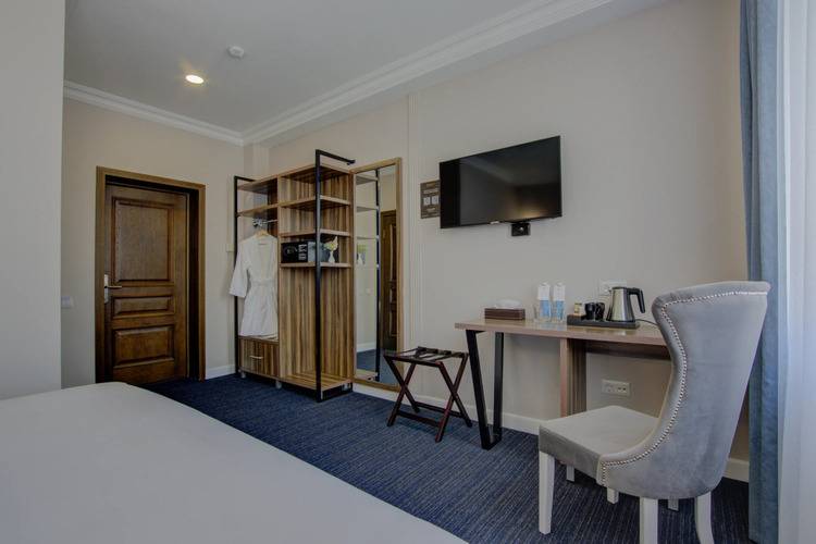 Resident Hotel