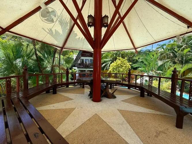 Coco Palace Resort