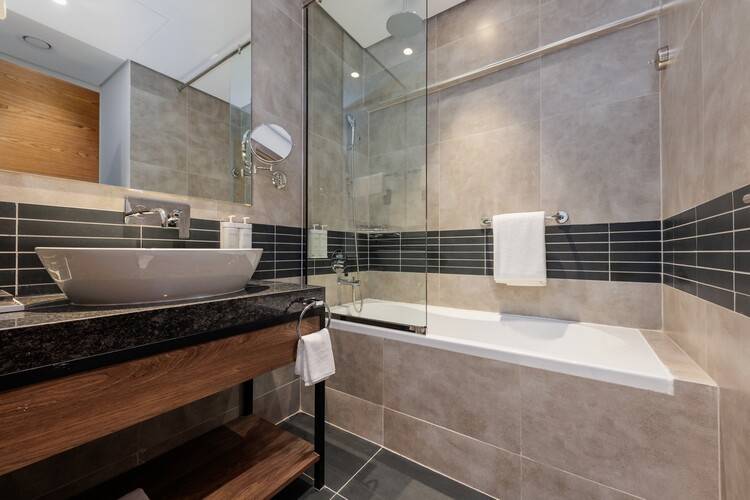 Holiday Inn Dubai Village Circle