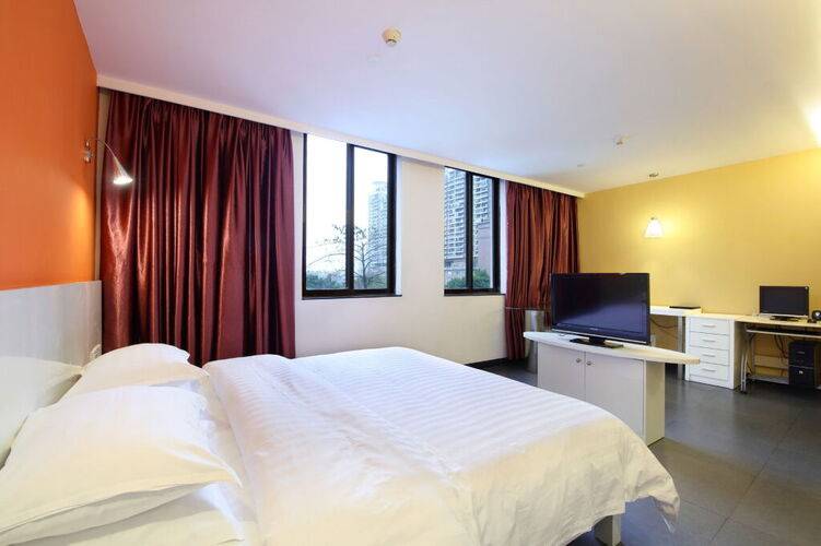 Ln White House Hotel