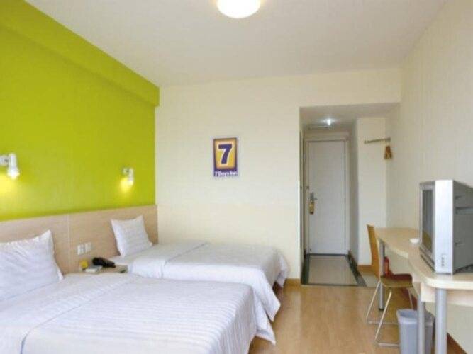 7 Days Inn Guangzhou Baiyun Yongtai Metro 2nd Branch
