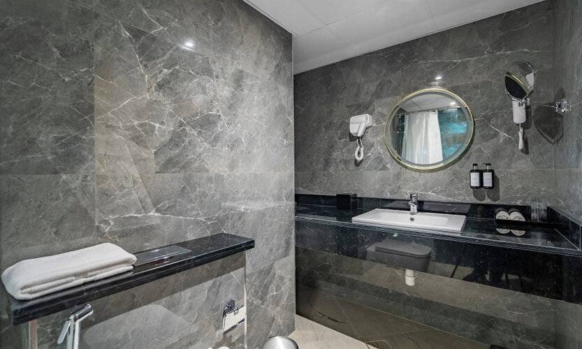 Grand Ambassador Hotel