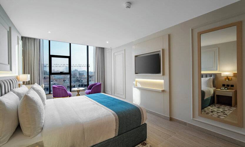 Grand Ambassador Hotel