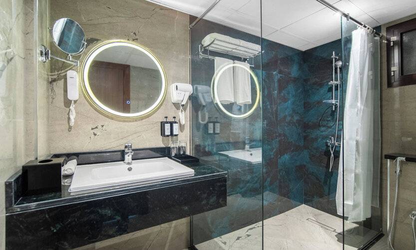 Grand Ambassador Hotel