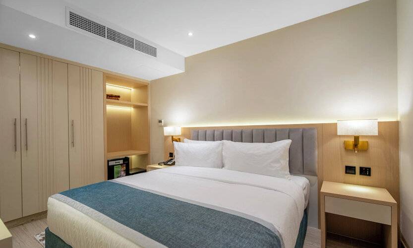 Grand Ambassador Hotel