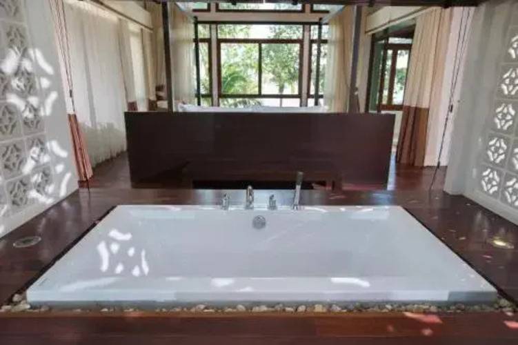 Amatapura Beachfront Villa 14
