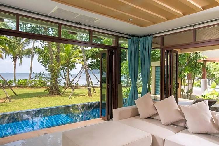 Amatapura Beachfront Villa 14