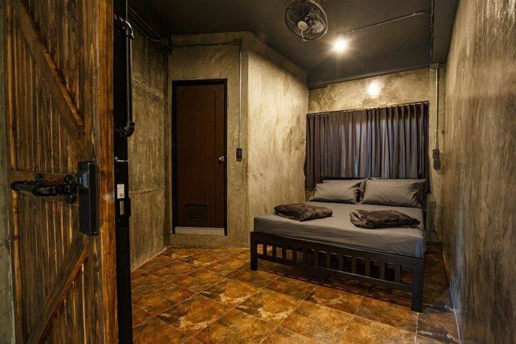 Episode 11 Hostel