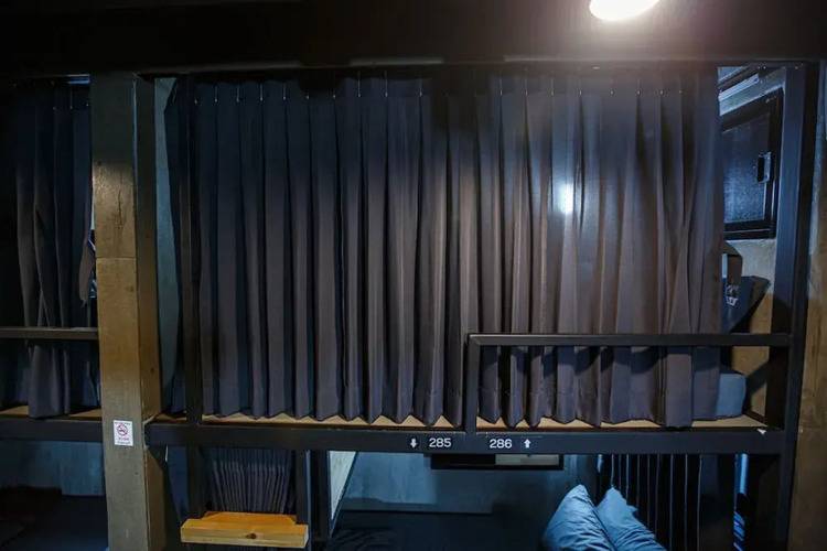Episode 11 Hostel