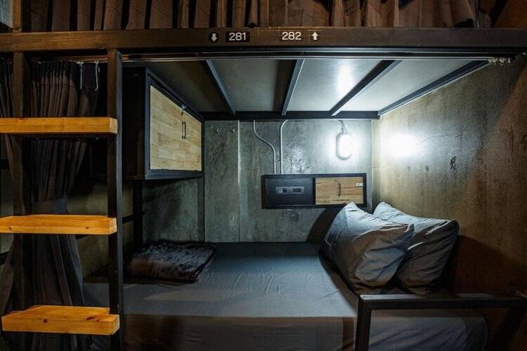 Episode 11 Hostel