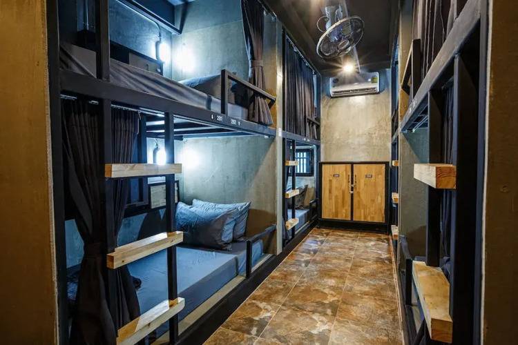 Episode 11 Hostel