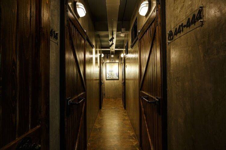Episode 11 Hostel
