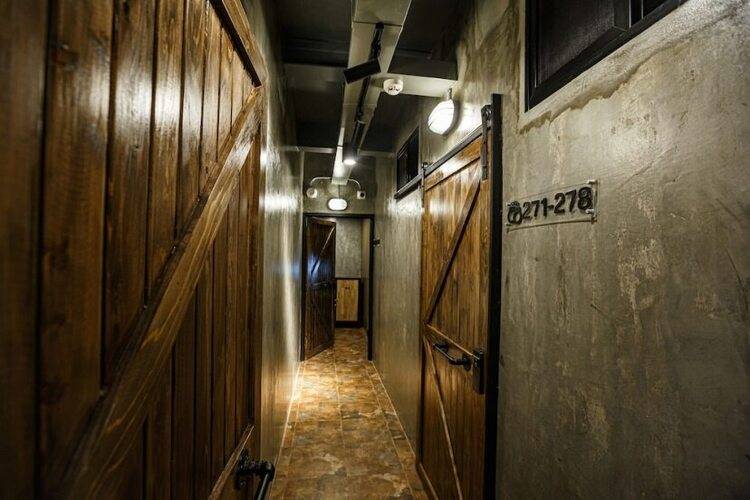 Episode 11 Hostel
