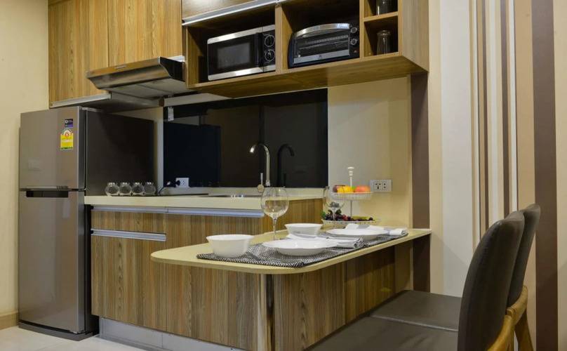 Ten Ekamai Suites Serviced Apartment