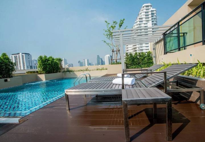 Ten Ekamai Suites Serviced Apartment