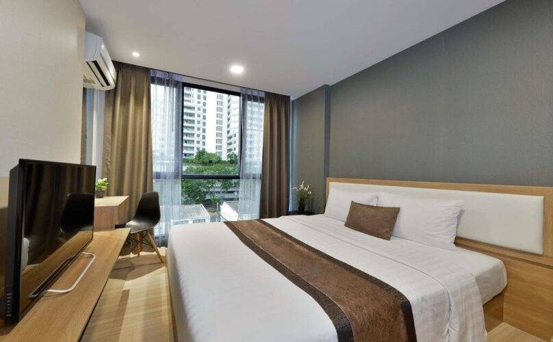 Ten Ekamai Suites Serviced Apartment
