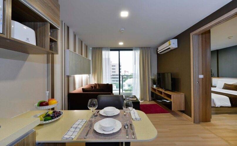 Ten Ekamai Suites Serviced Apartment