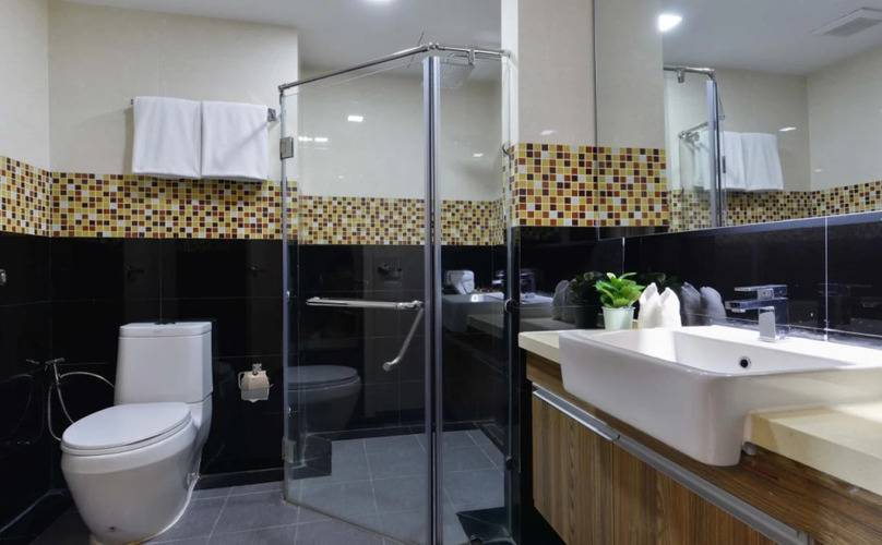 Ten Ekamai Suites Serviced Apartment