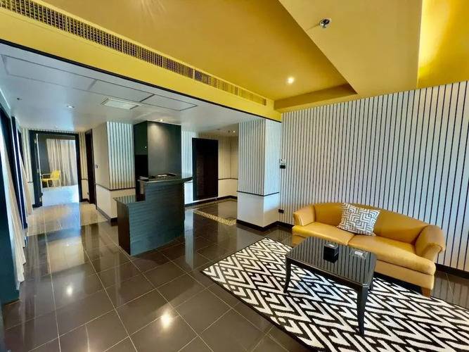 The Quarter Saphan Khwai By Uhg