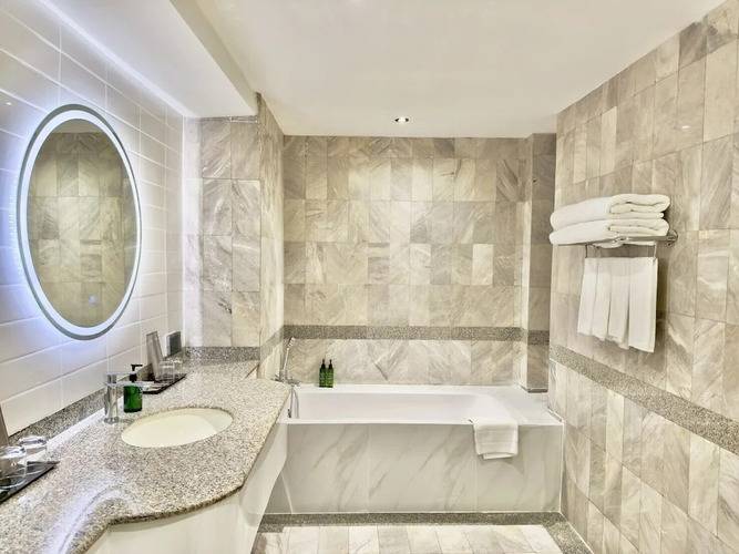 The Quarter Saphan Khwai By Uhg