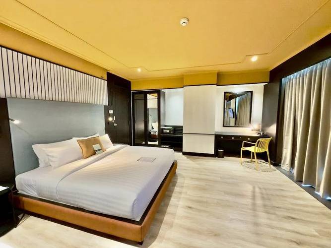 The Quarter Saphan Khwai By Uhg