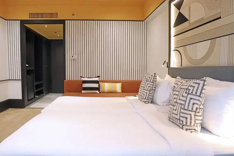 The Quarter Saphan Khwai By Uhg