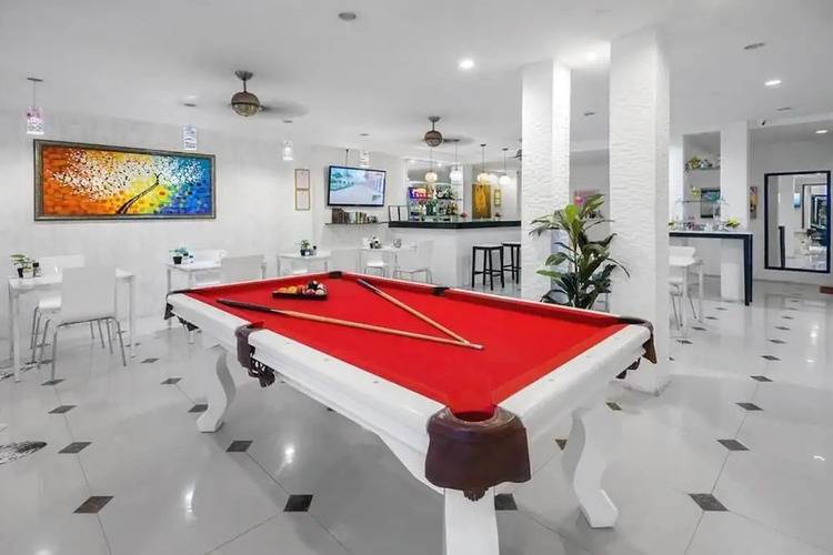 The Shades Hotel 50 Meter Beach Front