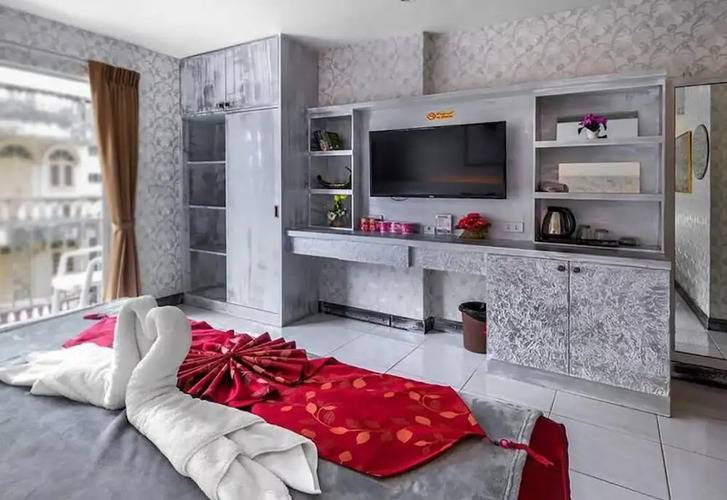 The Shades Hotel 50 Meter Beach Front