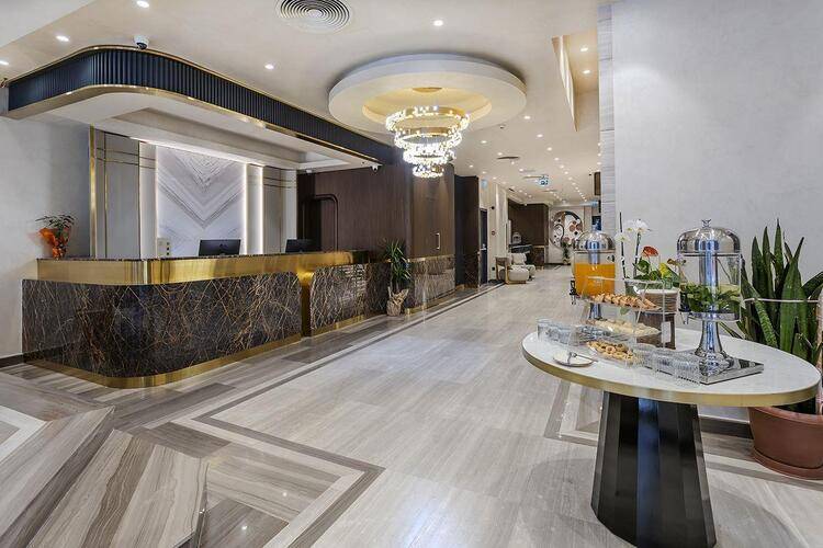 Lions Royal Hotel