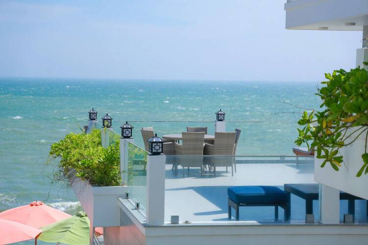 Bay View Resort & Villas