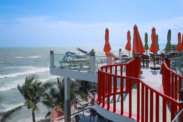 Bay View Resort & Villas