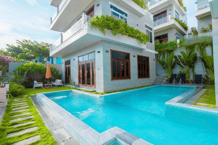 Bay View Resort & Villas