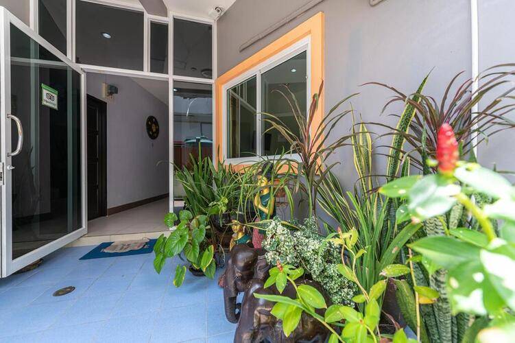 Baan Yuyen Karon Guesthouse