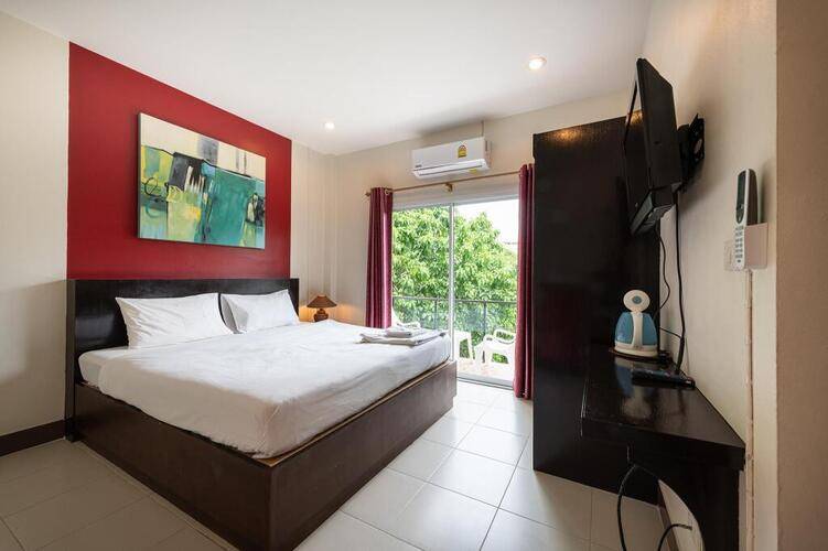 Baan Yuyen Karon Guesthouse