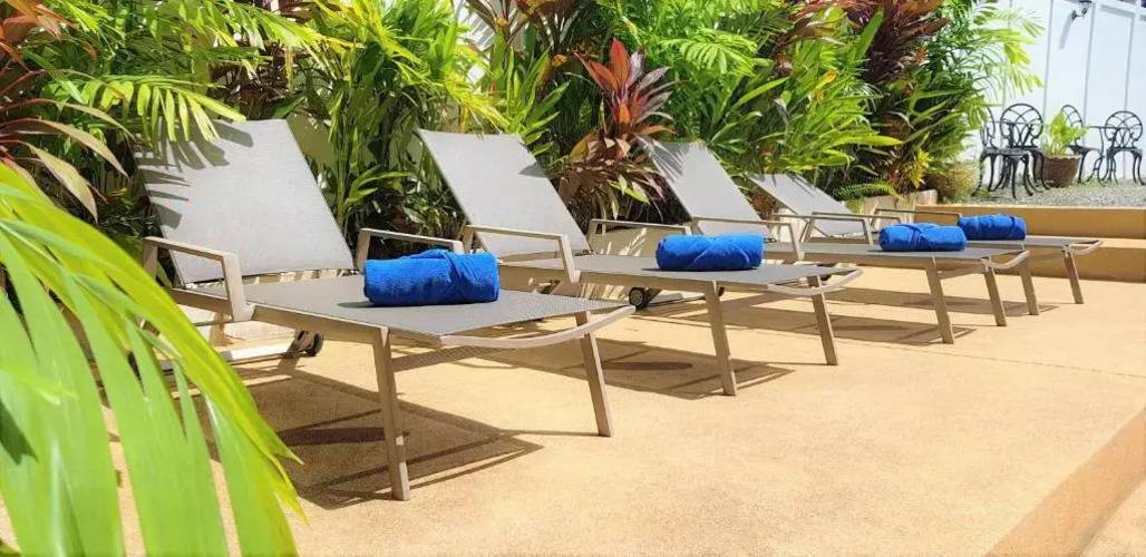 Karon Beach Pool Hotel