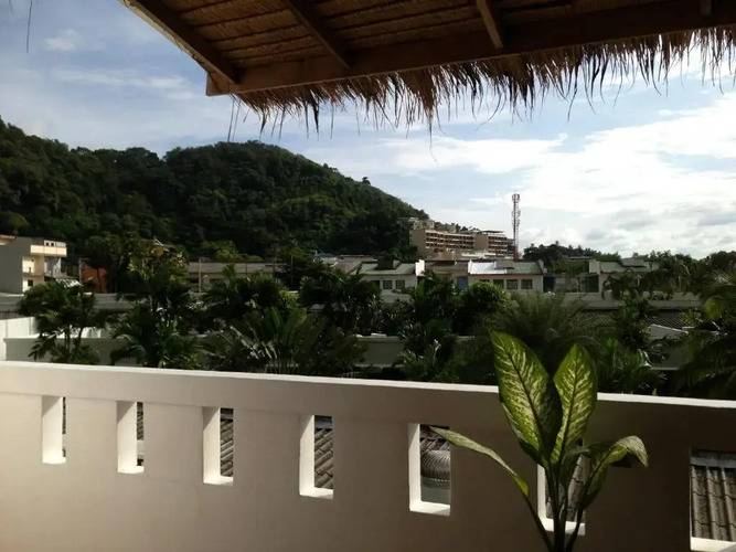 Karon Beach Pool Hotel
