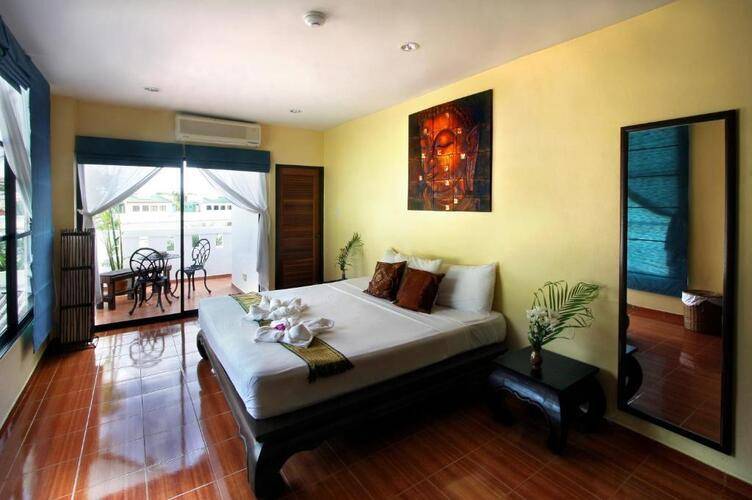 Karon Beach Pool Hotel