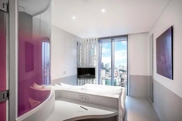 Wink Icon Hotel Danang Riverside - 24hrs Stay & Rooftop Pool Bar