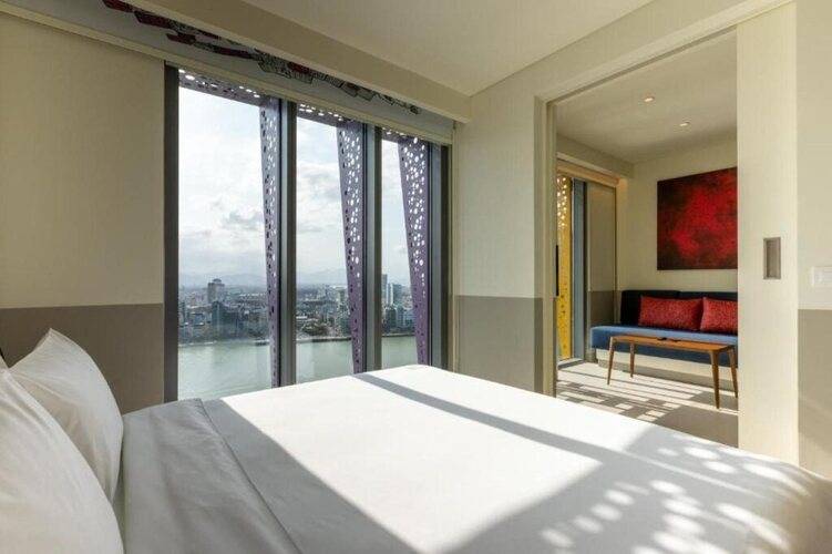 Wink Icon Hotel Danang Riverside - 24hrs Stay & Rooftop Pool Bar