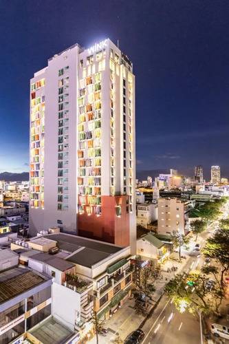 Wink Icon Hotel Danang Riverside - 24hrs Stay & Rooftop Pool Bar