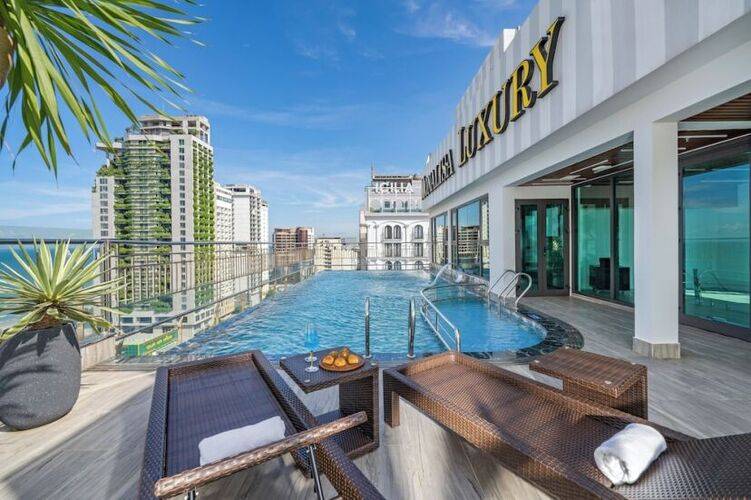 Monalisa Luxury Hotel