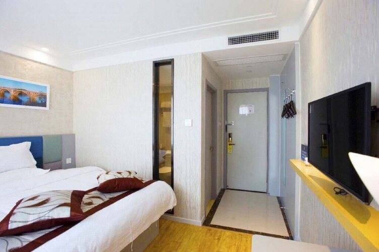 Super 8 (Beijing West Balizhuang Road)