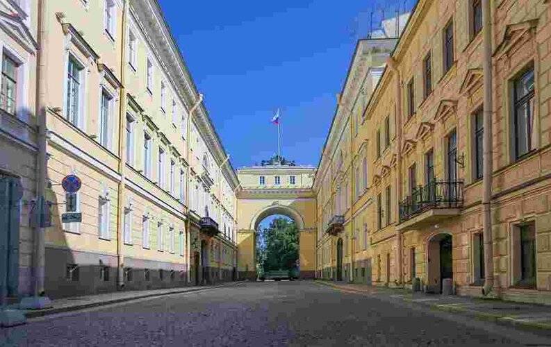 Роскошь С Видом На Неву И Разводной Мост