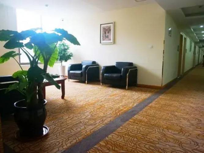 Super 8 Shanghai Dongjing Huanlegu Dongye Road