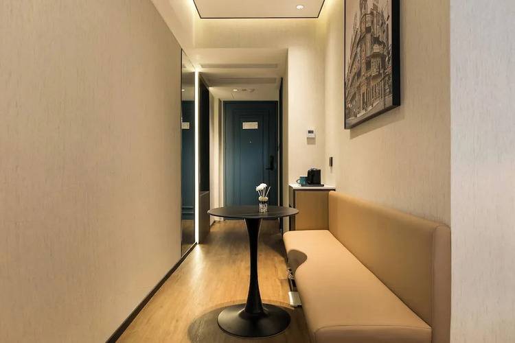 Jinglai Hotel (Shanghai Bund East Nanjing Road Pedestrian Street)