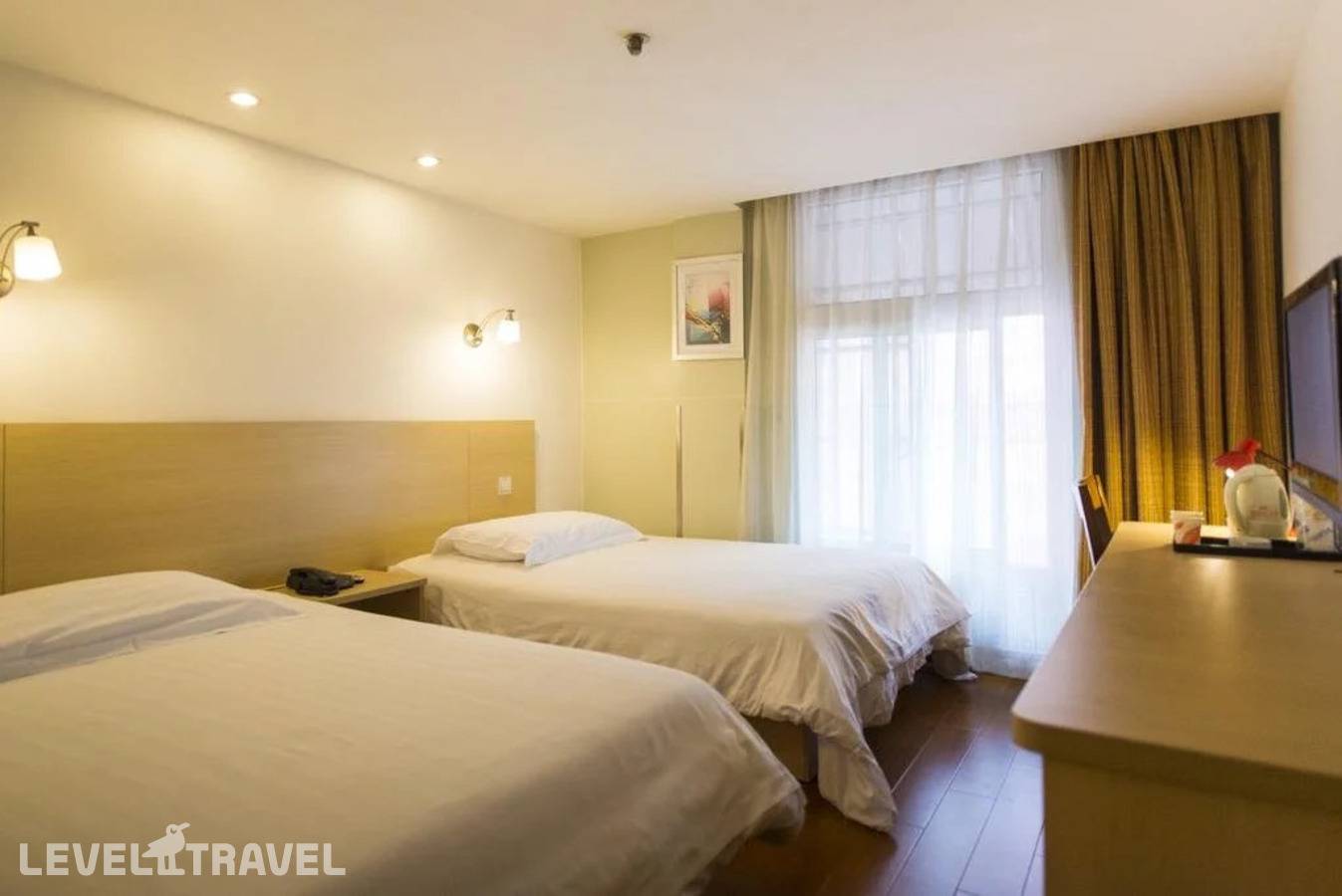 Отель Motel Shanghai Yangpu Bridge Longchang Road Metro Station — Шанхай, Китай