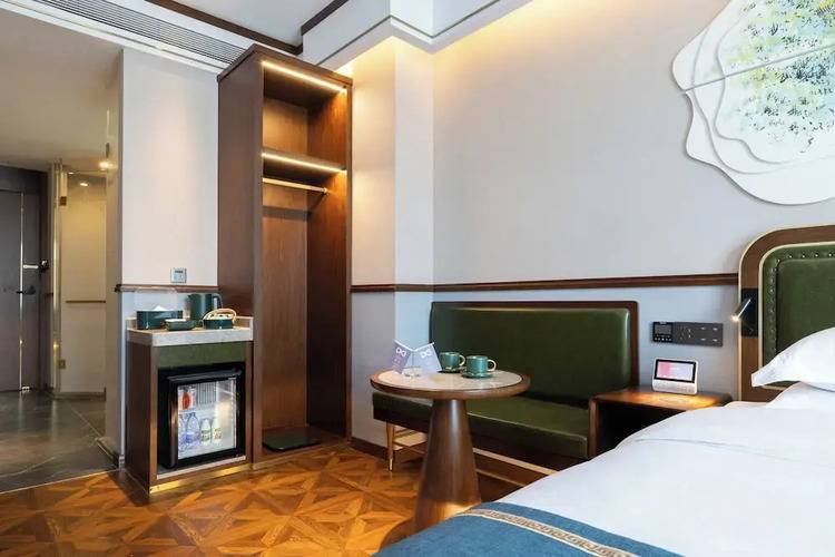 Nostalgia S Hotel(Shanghai Railway Station & Suzhou Creek)