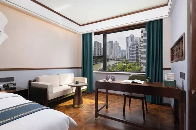 Nostalgia S Hotel(Shanghai Railway Station & Suzhou Creek)